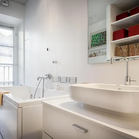 Livingstone Apartment *